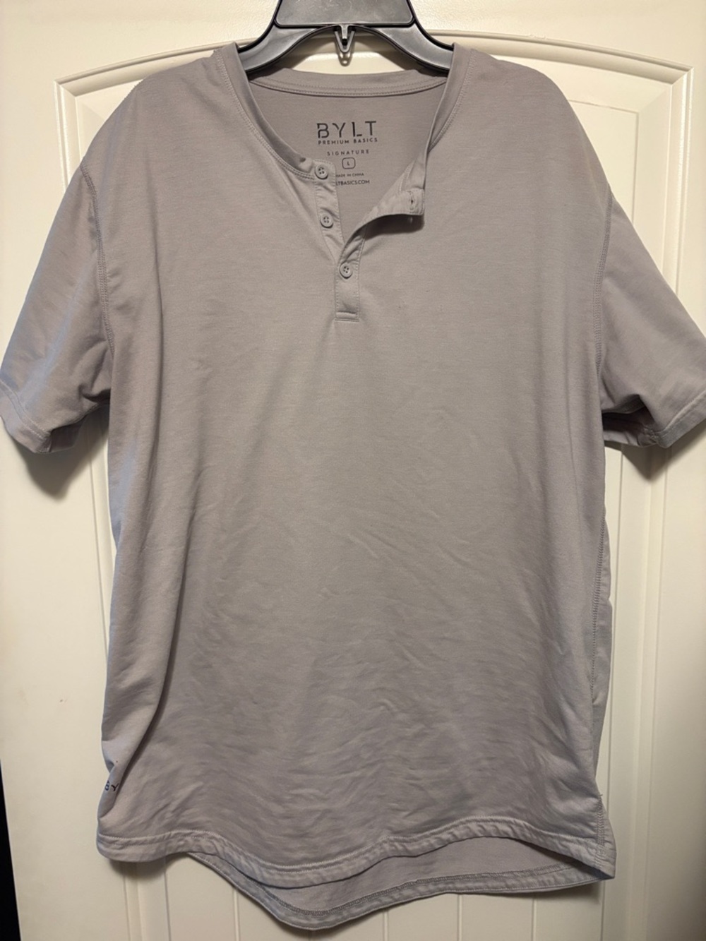 Men's Short-Sleeve Henley Polo in Light Gray
